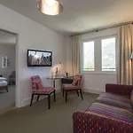 Ξενοδοχείο Saratz Mountain & 4*