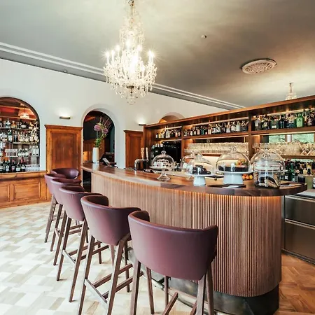 Saratz Mountain & 4*