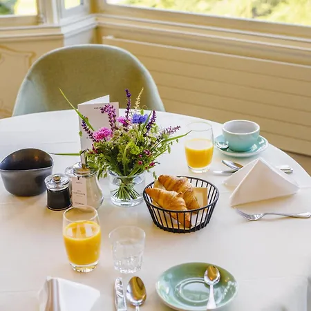 Saratz Mountain & Hotel