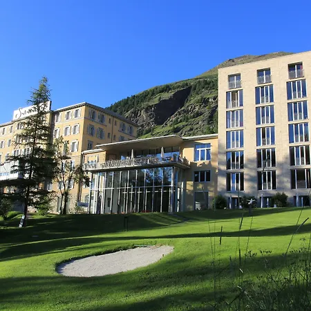 Saratz Mountain & Szálloda