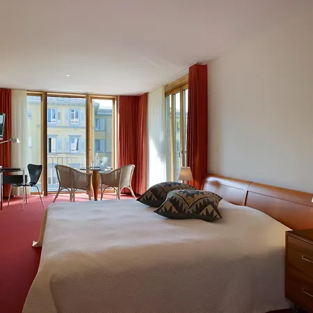 Saratz Mountain & 蓬特雷西纳