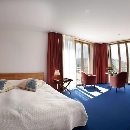 Saratz Mountain & Hotel