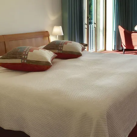 Saratz Hotel 4*