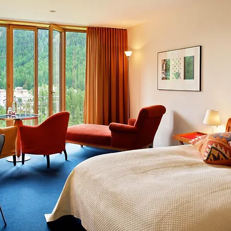 酒店 Saratz Mountain & 4*