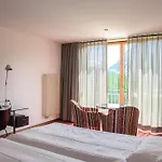 Saratz Mountain & 4* Pontresina
