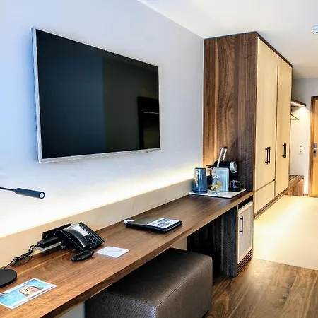 Saratz Hotel 4*