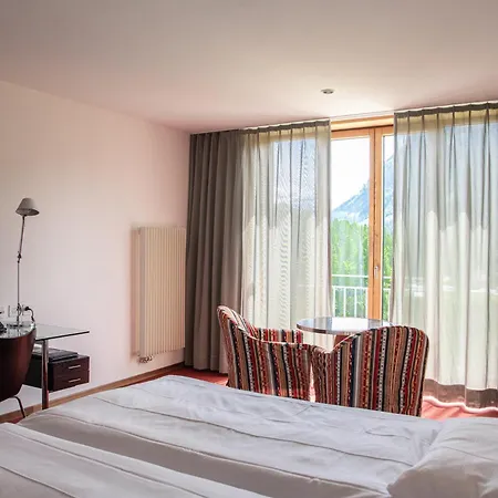 Saratz Mountain & 4* פונטרסינה