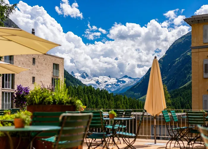 Otel Saratz Mountain & 4*